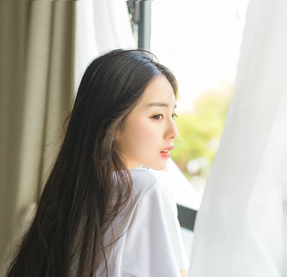 我现在这个年纪看真的觉得没什么，也实在没办法做到把思想“回到那个年代”哇。——韩寒《三重门》